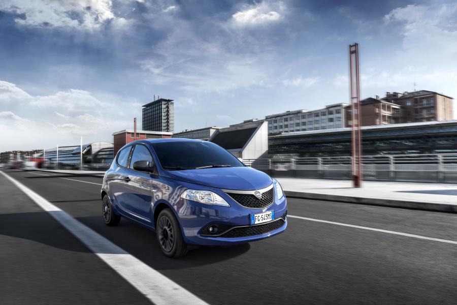  Lancia Ypsilon Unyca 2017 года  (фото 11 из 20)